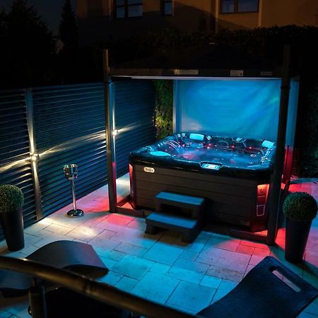 The Residence Central Jacuzzi Boutique  Cluj-Napoca Extérieur photo
