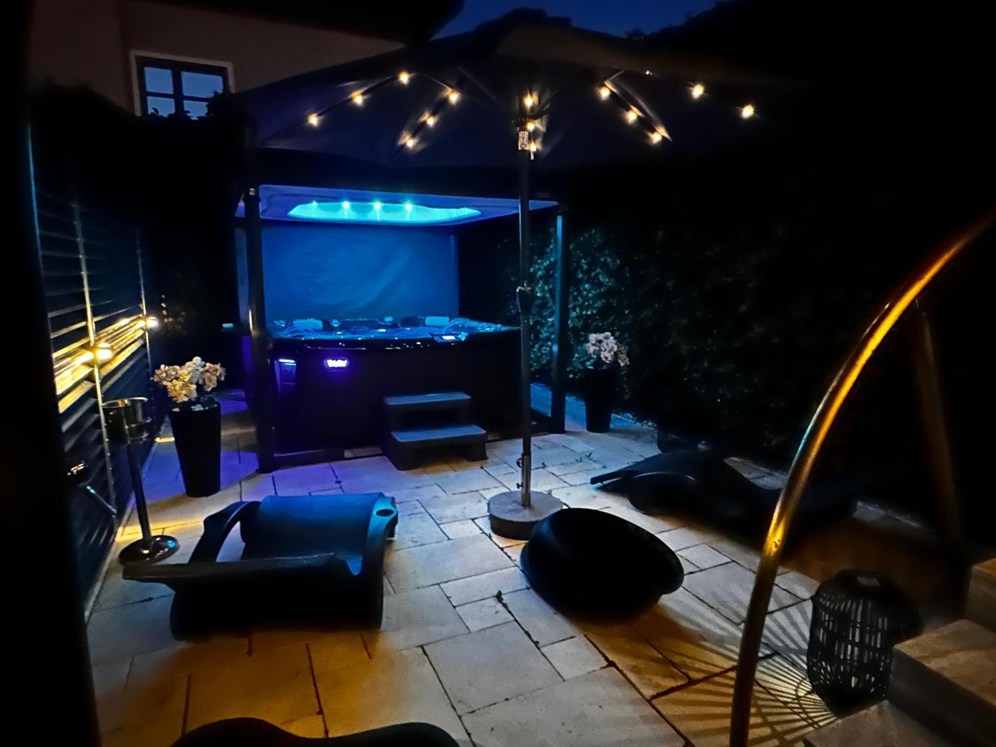 The Residence Central Jacuzzi Boutique  Cluj-Napoca Extérieur photo