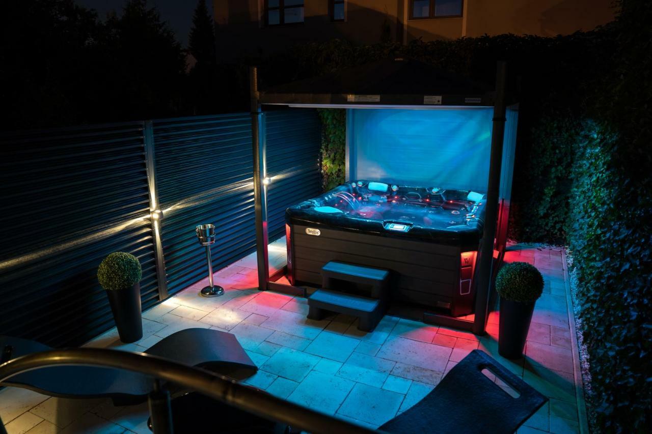 The Residence Central Jacuzzi Boutique  Cluj-Napoca Extérieur photo